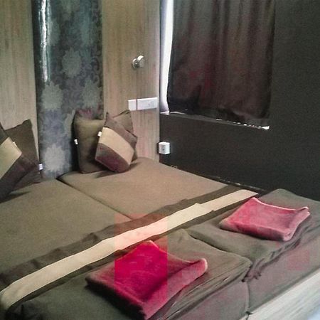 The Kei Inn & Suites Hotel Near Salt Lake Calcutta Buitenkant foto
