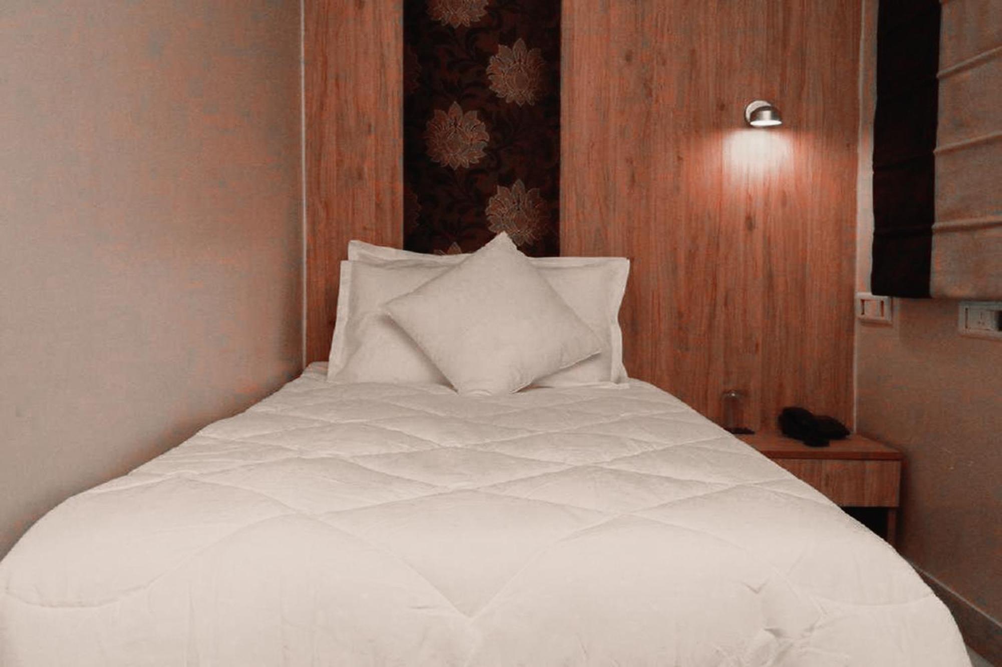 The Kei Inn & Suites Hotel Near Salt Lake Calcutta Buitenkant foto