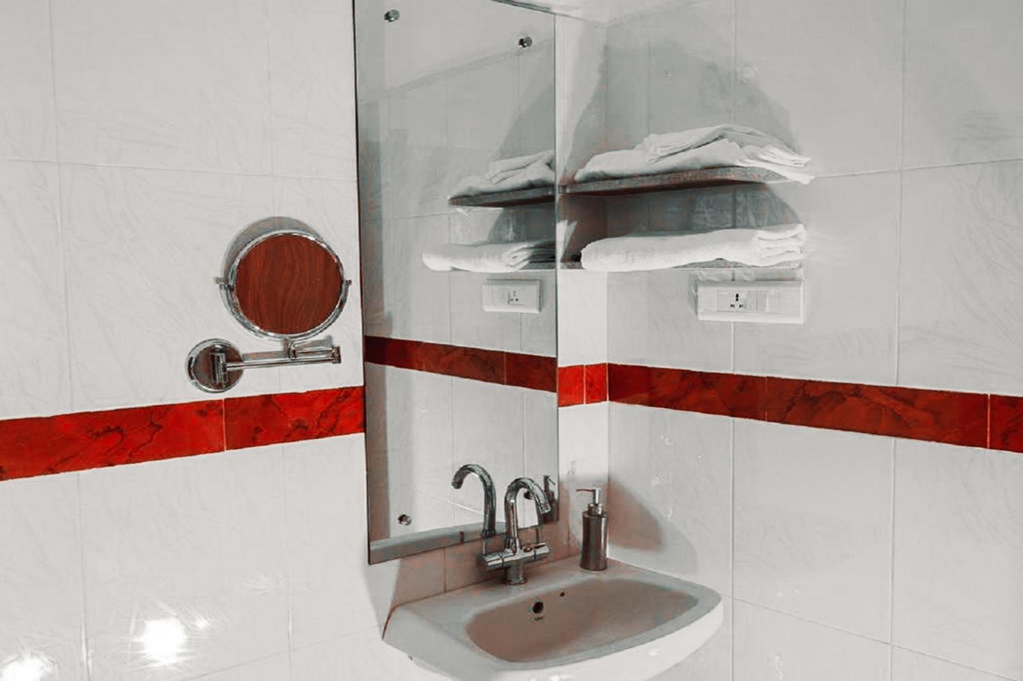 The Kei Inn & Suites Hotel Near Salt Lake Calcutta Buitenkant foto