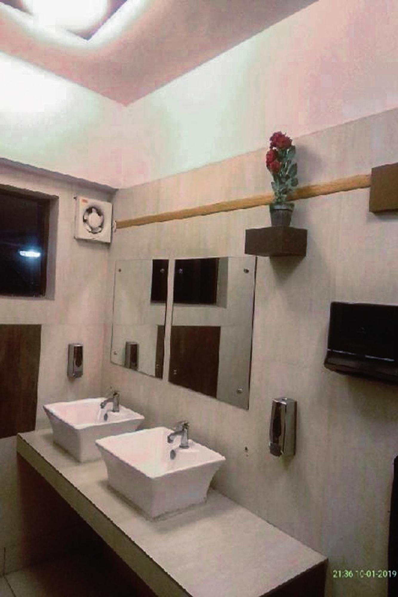 The Kei Inn & Suites Hotel Near Salt Lake Calcutta Buitenkant foto